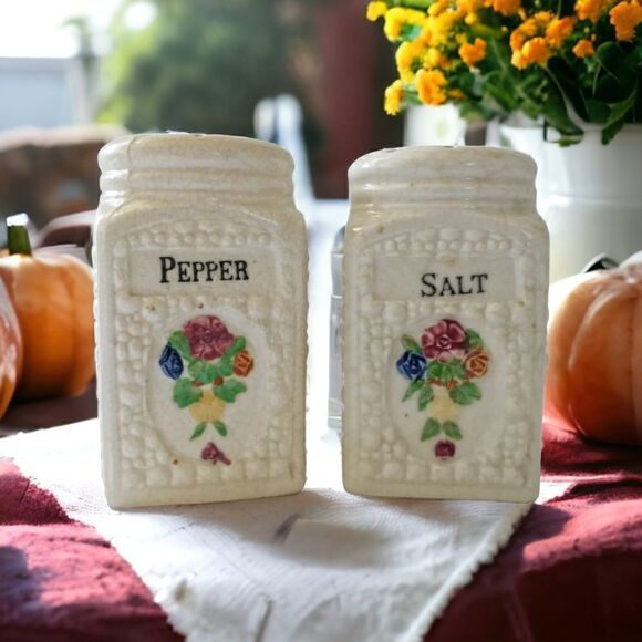 ‎Vintage Japan Stovetop Salt Pepper Shakers Ceramic Handpainted Floral Large - Picture 15 of 16